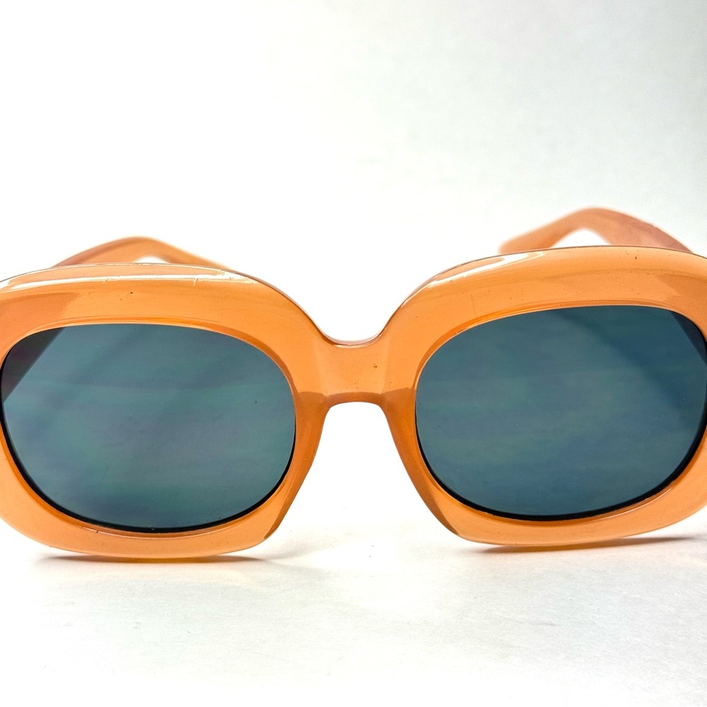 Chic Tangerine Oval Style Sunglasses - Picture 3 of 6